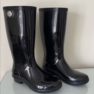 UGG Women's Shaye Rain Boots- Size 7